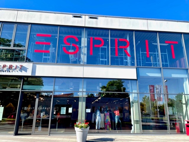 Esprit Outlet Parsdorf City – PTH group